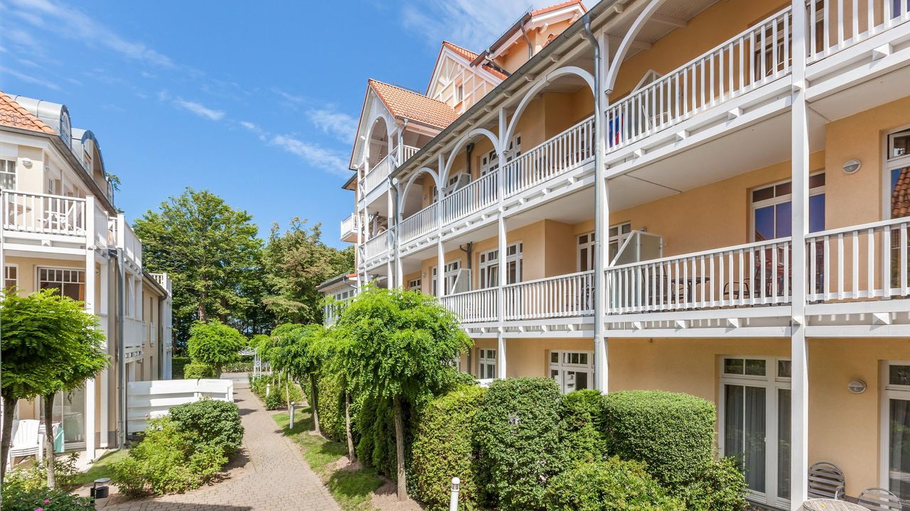 Ferienanlage mit 4 Häusern Ferienanlage mit 4 Häusern